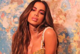 Anitta vuelve por Navidad al barrio donde nació y entrega juguetes a niños necesitados