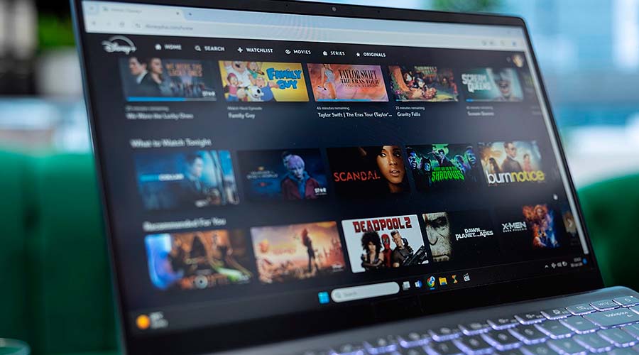 Disney se alía con OpenAI y apunta a Google por uso ilegal de sus personajes con IA