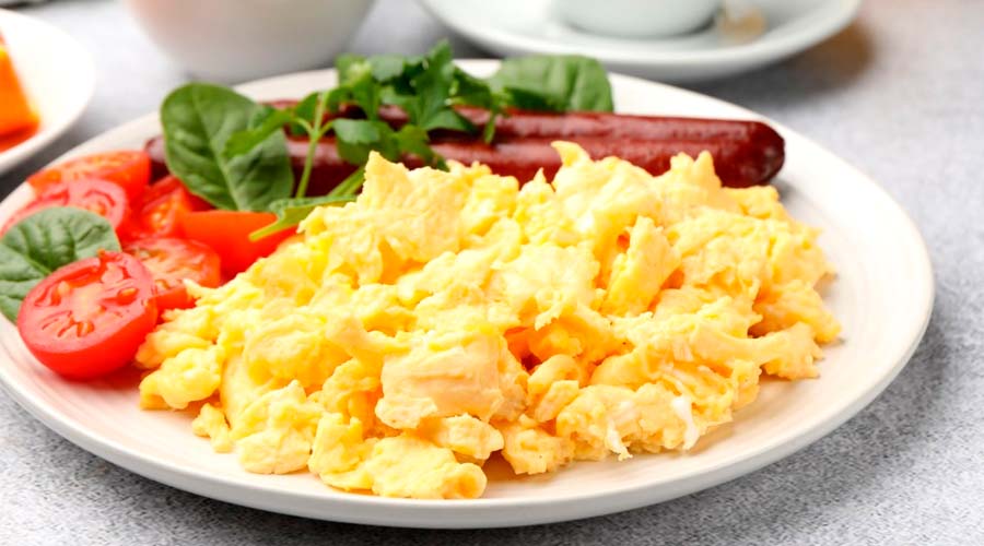 Desayuno saludable: hábitos comunes que debes evitar para cuidar tu hígado y metabolismo