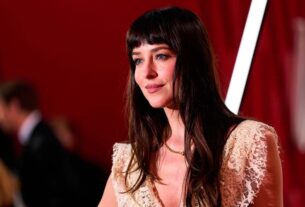 Dakota Johnson revela cómo fue trabajar junto a Taylor Swift en “Patient Zero”