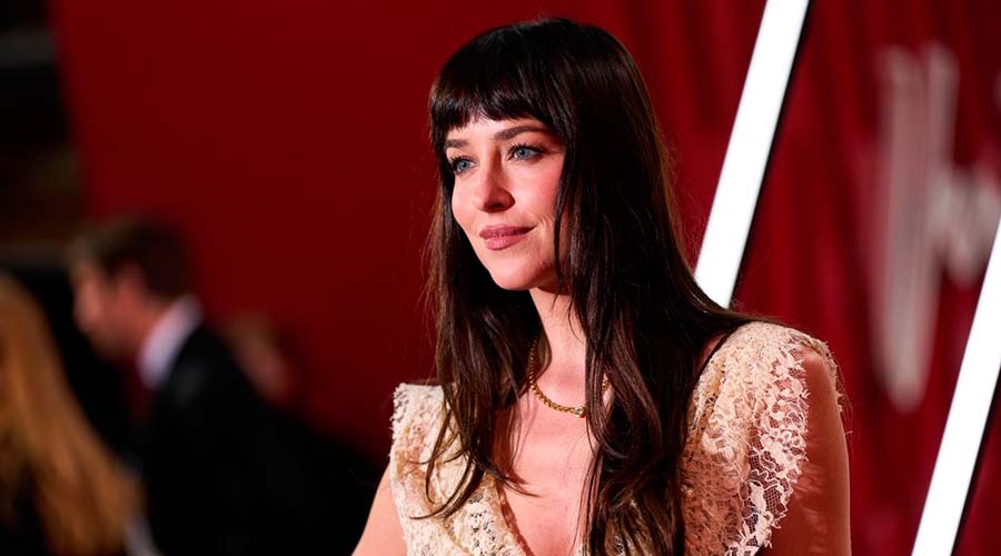 Dakota Johnson revela cómo fue trabajar junto a Taylor Swift en “Patient Zero”